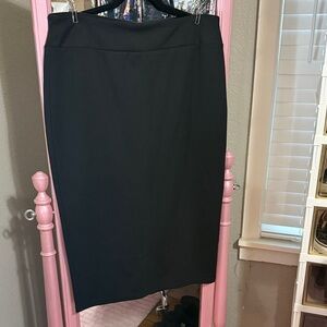 14th & Union Elegant Black Pencil Skirt